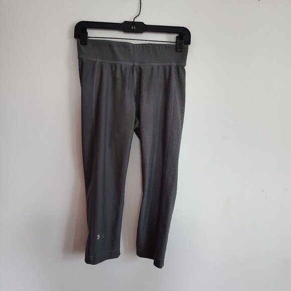 Ladies SZ M Under Armour Grey Compression Cropped Legging - Picture 1 of 3